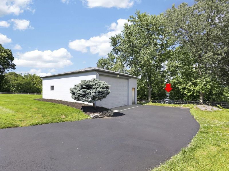 8323 Big Walnut Road, Westerville, OH 43082 Photo 5