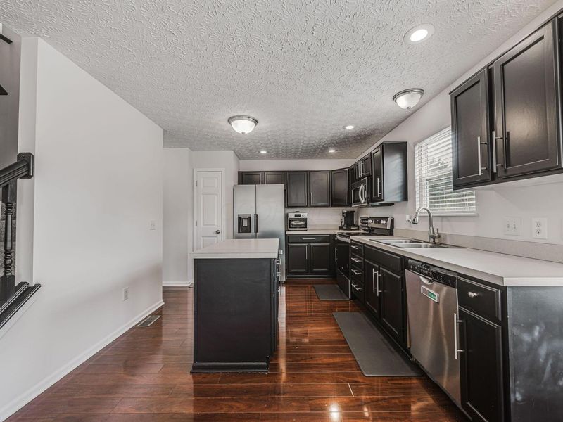 399 Moss Court, Marysville, OH 43040 Photo 8