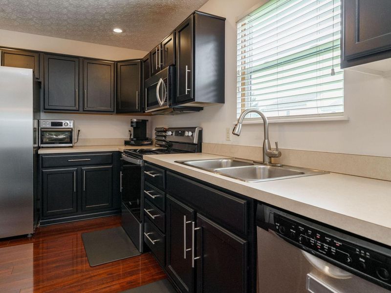 399 Moss Court , Marysville, OH 43040 Photo 9