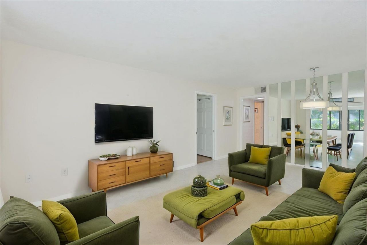 647 Woodlawn Drive , Unit 647, Bradenton, FL 34210 Photo