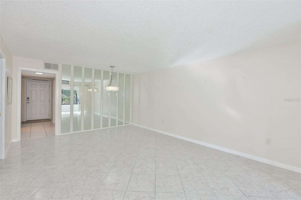 647 Woodlawn Drive , Unit 647, Bradenton, FL 34210 Photo