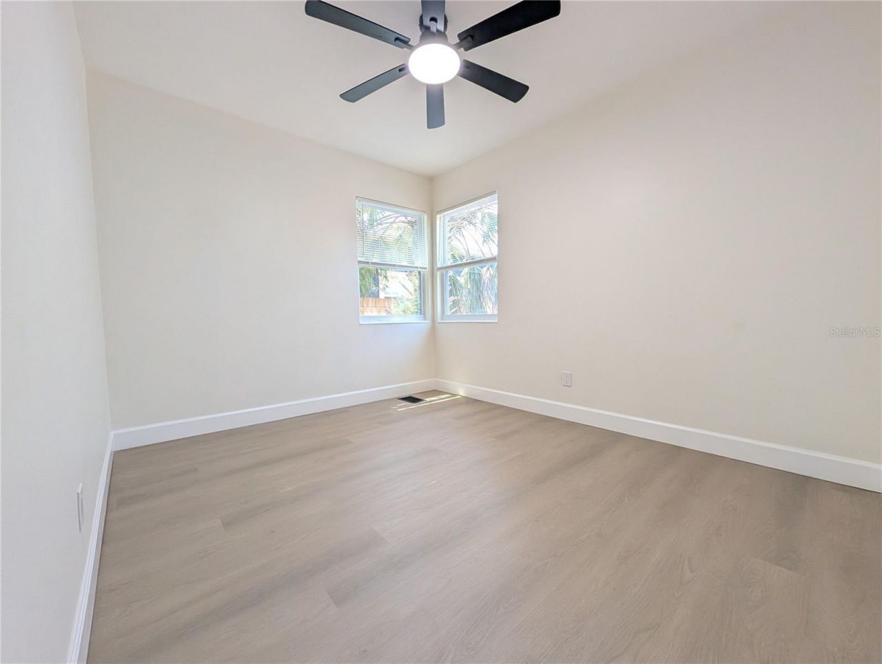 4511 Yarmouth Avenue S, Saint Petersburg, FL 33711 Photo