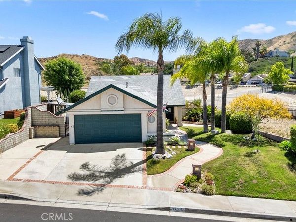 28924 Raintree Lane, Saugus, CA 91390