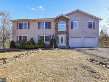 250 BEAVER DAM ROAD, LONG POND, PA 18334