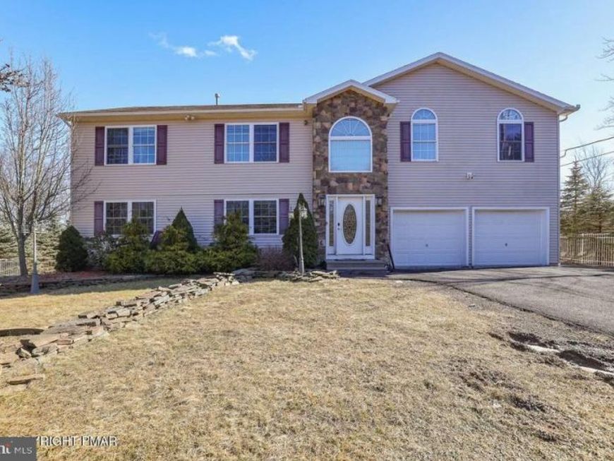 250 Beaver Dam Road, Long Pond, PA 18334 Main Photo