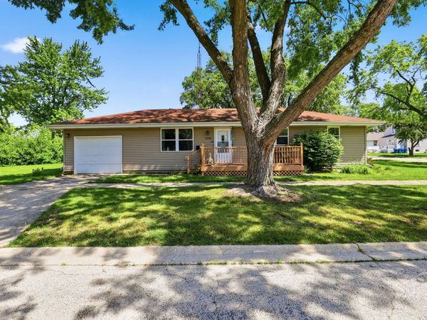 2205 W Hickory Street , Kankakee, IL 60901