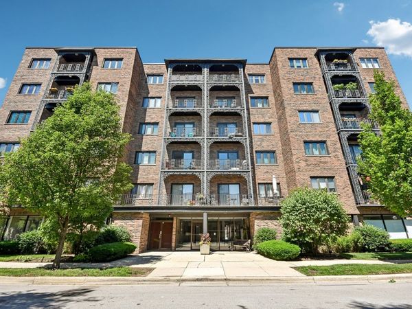 414 Clinton Place , Unit 502, River Forest, IL 60305