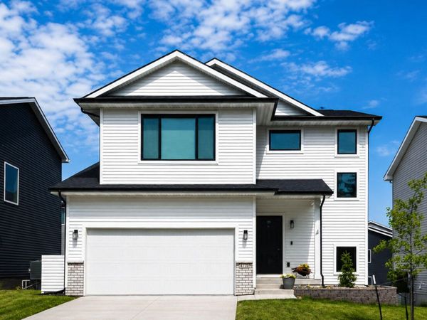 4719 167th Street, Urbandale, IA 50323