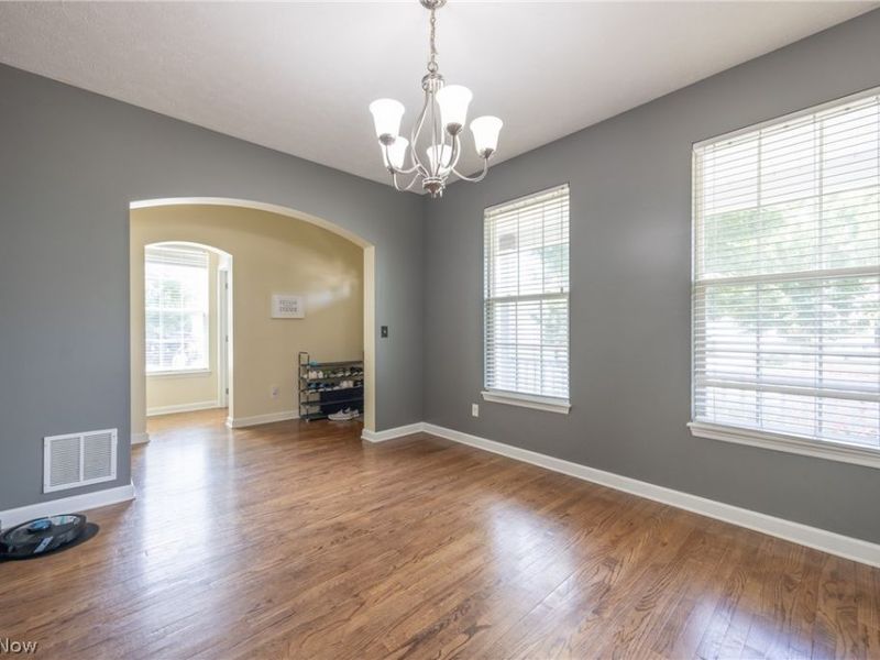 8856 Oakbrook Circle, Twinsburg, OH 44087 Photo 13