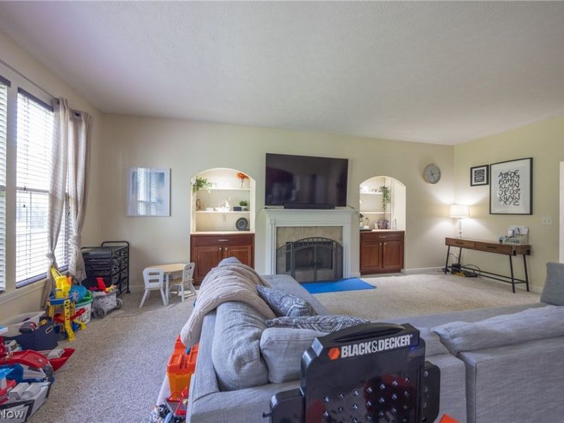 8856 Oakbrook Circle, Twinsburg, OH 44087 Photo 5