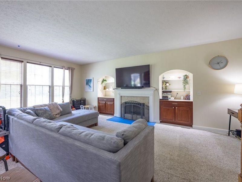 8856 Oakbrook Circle, Twinsburg, OH 44087 Photo 6