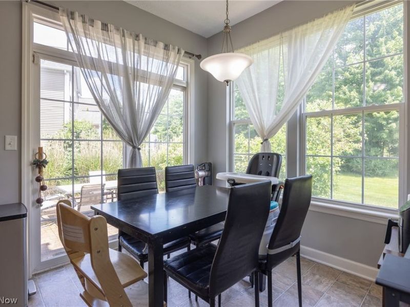 8856 Oakbrook Circle, Twinsburg, OH 44087 Photo 7