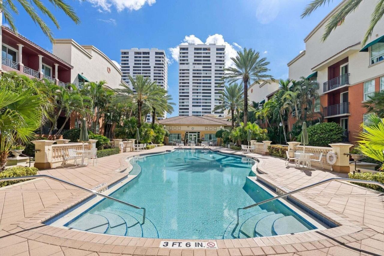 600 S Dixie Highway, Unit 303, West Palm Beach, FL 33401 Photo