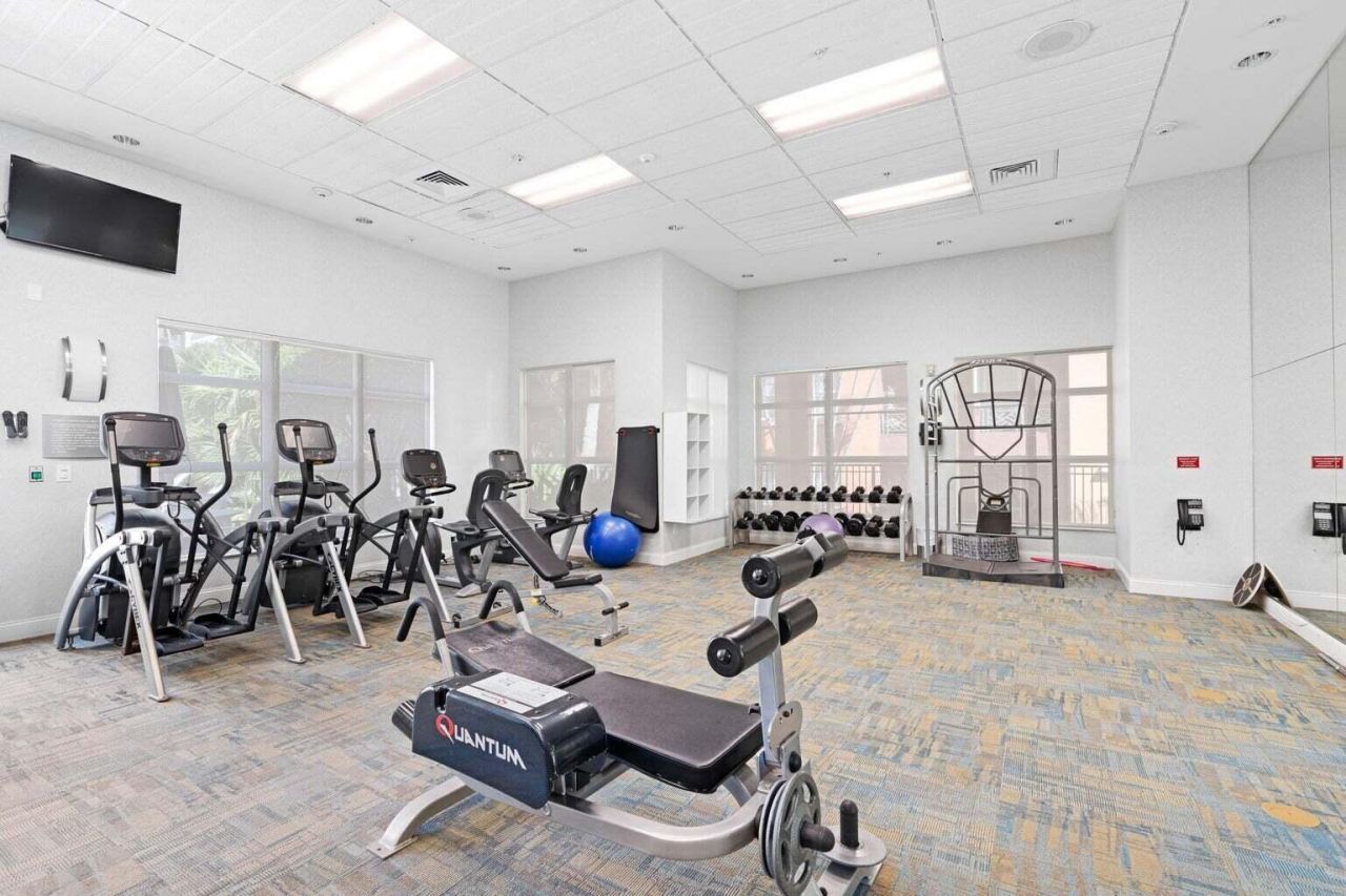 600 S Dixie Highway, Unit 303, West Palm Beach, FL 33401 Photo