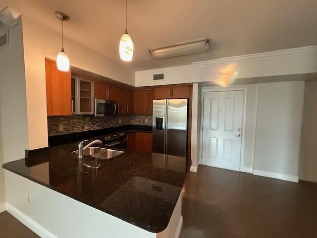 600 S Dixie Highway, Unit 303, West Palm Beach, FL 33401 Photo