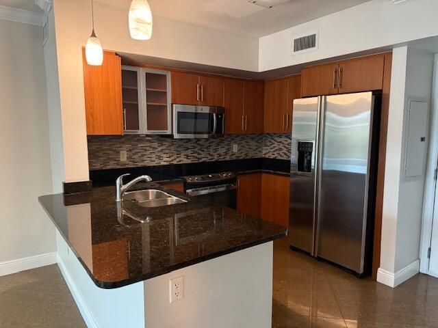 600 S Dixie Highway, Unit 303, West Palm Beach, FL 33401 Photo