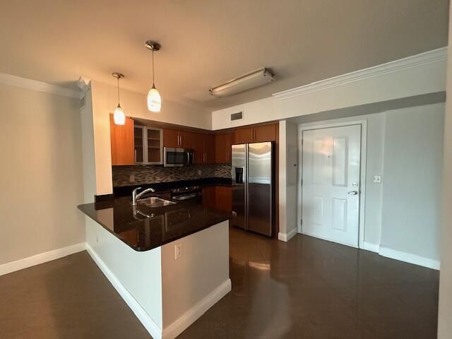 600 S Dixie Highway, Unit 303, West Palm Beach, FL 33401 Photo