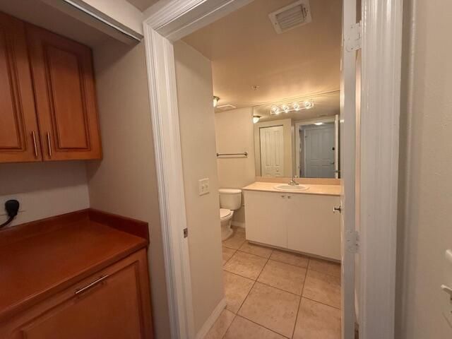 600 S Dixie Highway, Unit 303, West Palm Beach, FL 33401 Photo