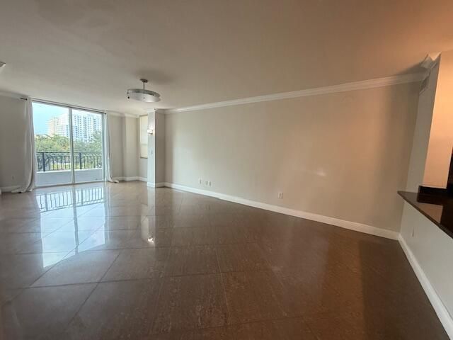 600 S Dixie Highway, Unit 303, West Palm Beach, FL 33401 Photo