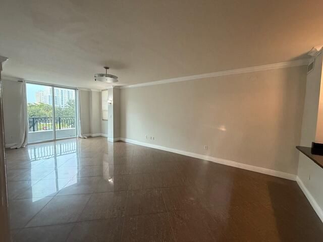 600 S Dixie Highway, Unit 303, West Palm Beach, FL 33401 Photo