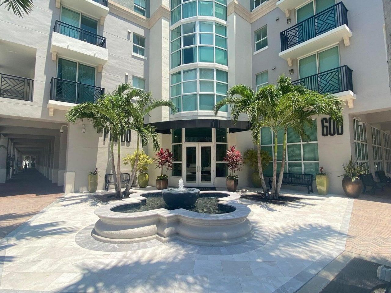 600 S Dixie Highway, Unit 303, West Palm Beach, FL 33401 Photo