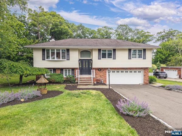66 Robert Street, NORTH HALEDON, NJ 07508