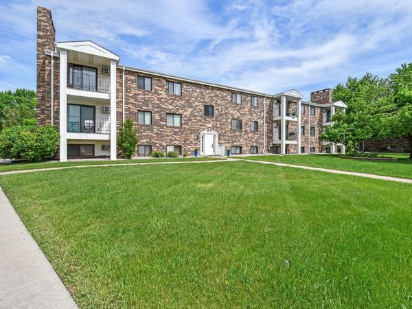 321 Prairiewood Circle S, Unit 304, Fargo, ND 58103