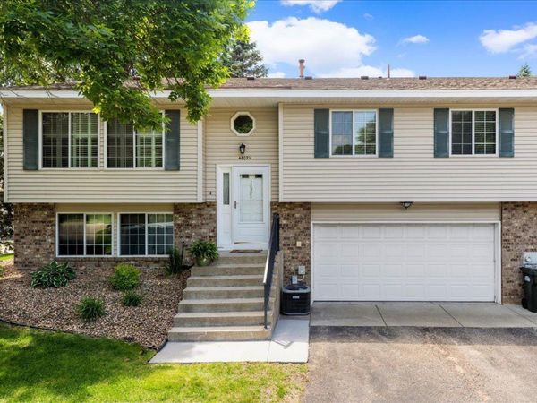 4602 1/2 Penkwe Way, Eagan, MN 55122