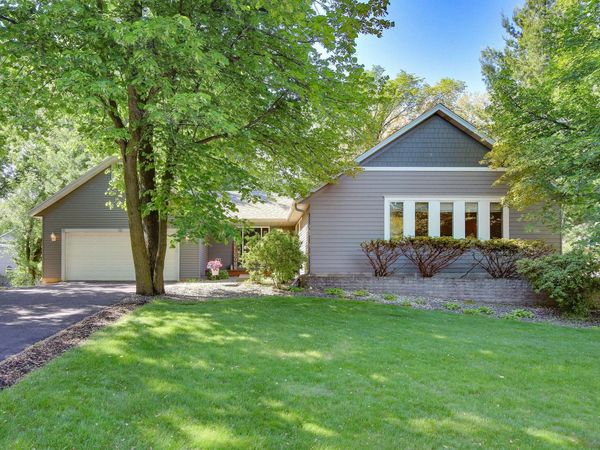 140 Dahlia Street, Mahtomedi, MN 55115
