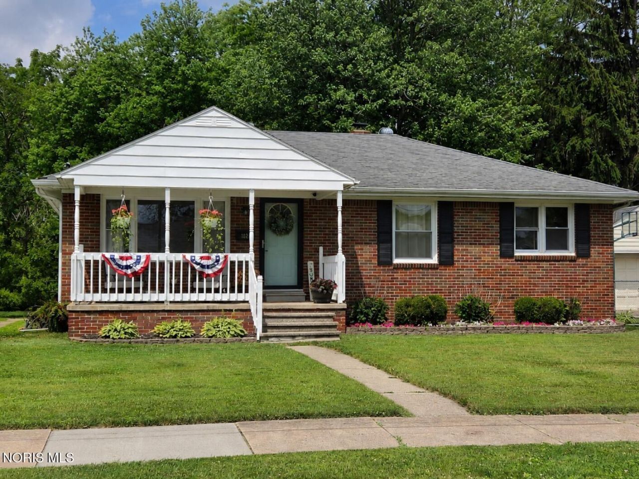 1021 Craig Road , Maumee, OH 43537 Main Photo