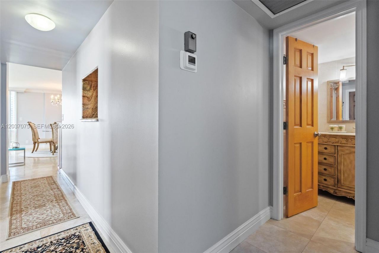 1 Las Olas Cir , Unit 809, Fort Lauderdale, FL 33316 Photo