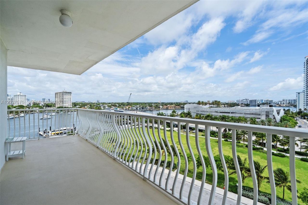 1 Las Olas Cir , Unit 809, Fort Lauderdale, FL 33316 Photo