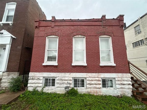 3342 Iowa Avenue , St Louis, MO 63118