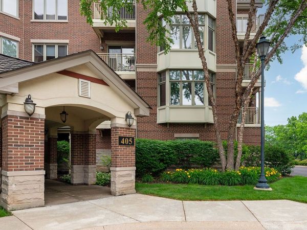 405 Village Green Court , Unit 304, Lincolnshire, IL 60069