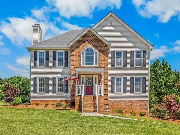 109 Knollwood Lane, King, NC 27021