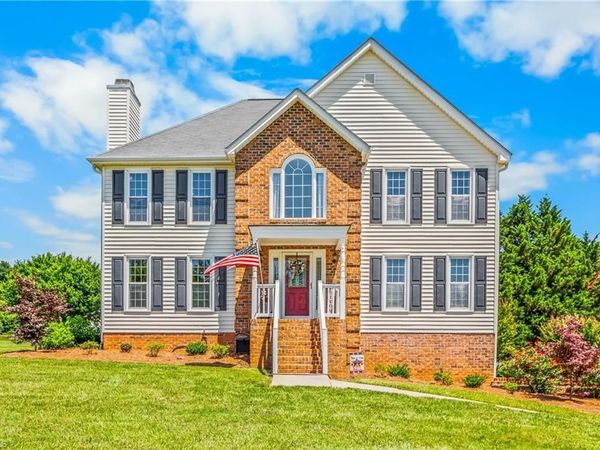 109 Knollwood Lane , King, NC 27021