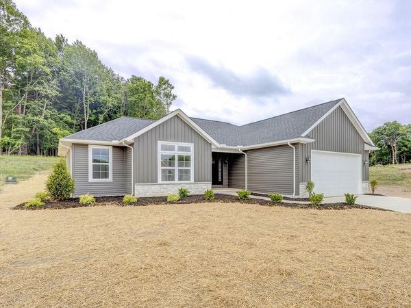 208 Plymouth Road , Mount Vernon, OH 43050