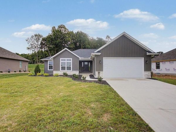 208 Plymouth Road, Mount Vernon, OH 43050