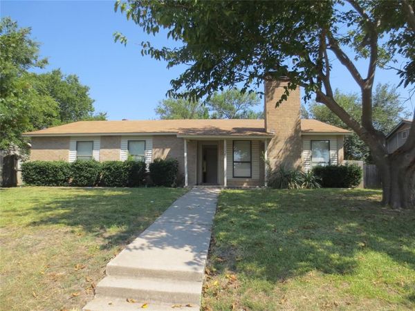 1225 Oakbluff Drive, Lancaster, TX 75146