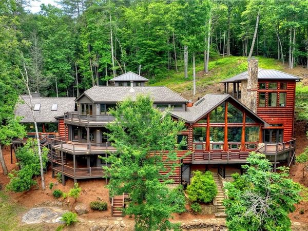 192 Delphi Hills Lane , Mccaysville, GA 30555