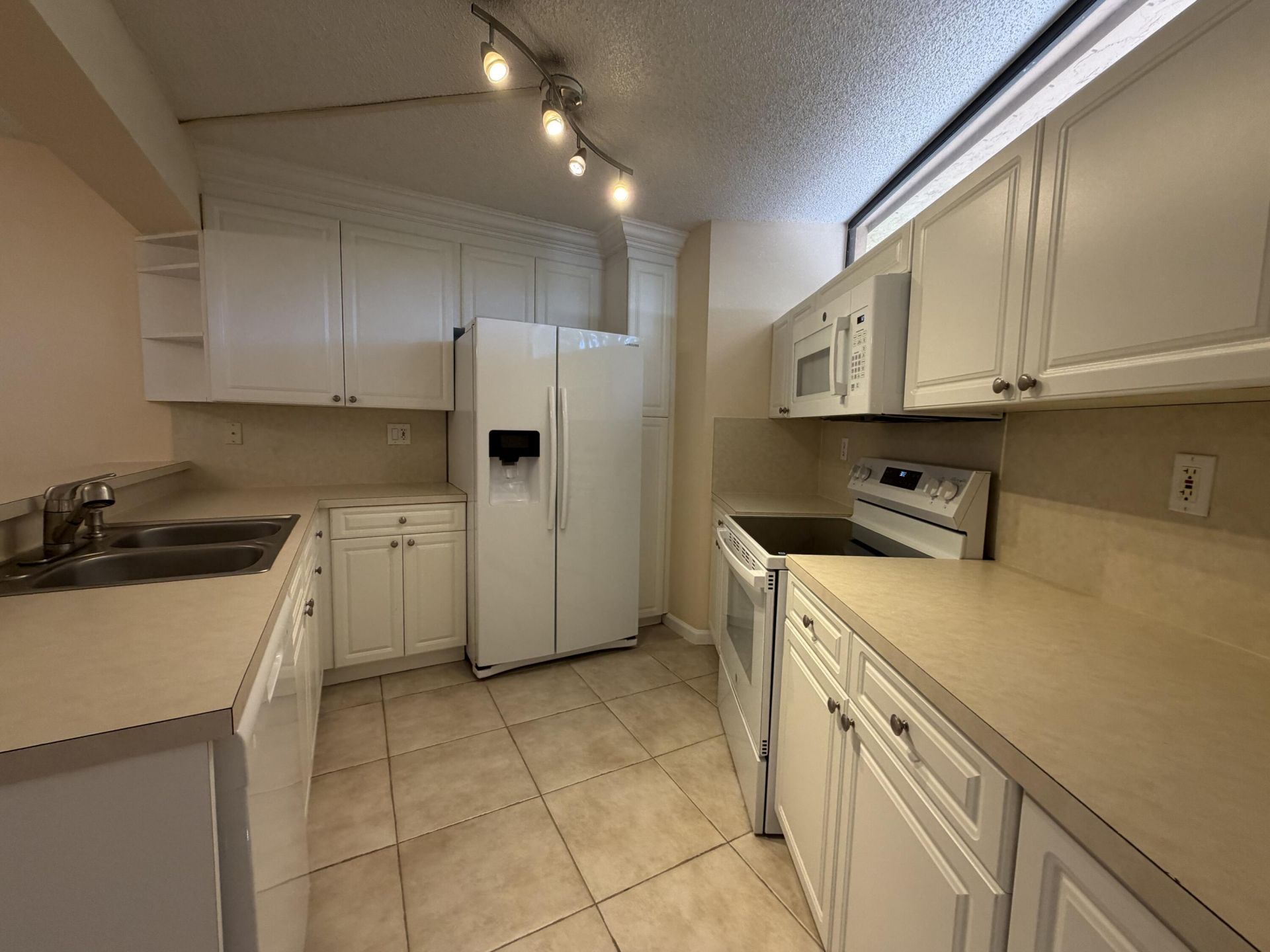 8273 Severn Drive, Unit D, Boca Raton, FL 33433 Photo