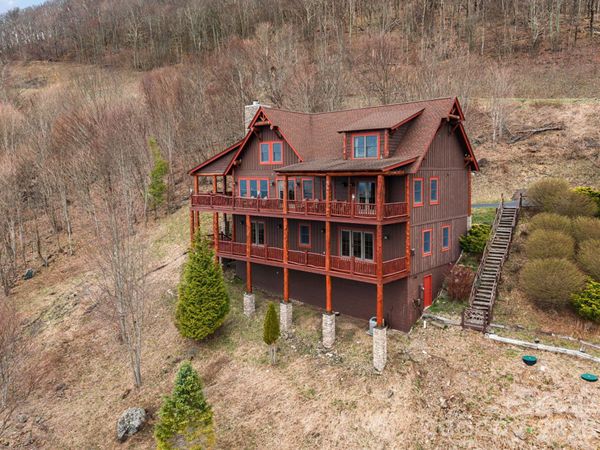 635 Acorn Nvno, Zionville, NC 28698