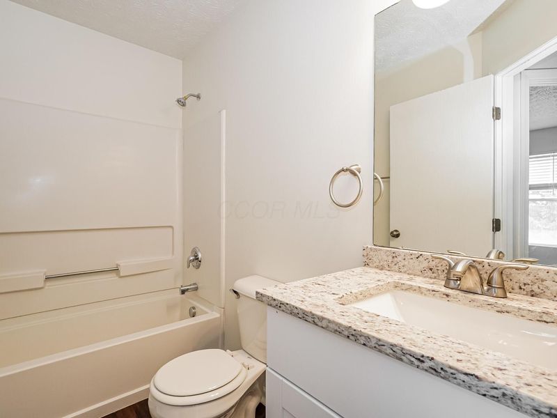 7525 Hemrich Drive , Canal Winchester, OH 43110 Photo 10