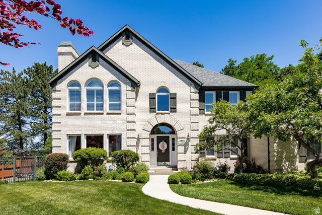 3329 E Tall Pine Ln S, Cottonwood Heights, UT 84121 Main Photo