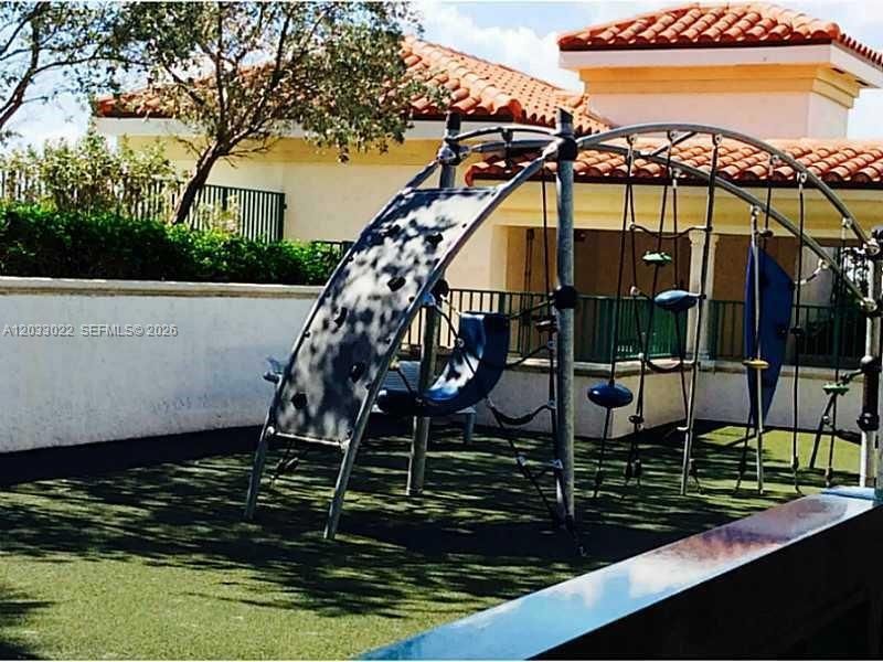 19900 E Country Club Dr , Unit 218, Aventura, FL 33180 Photo