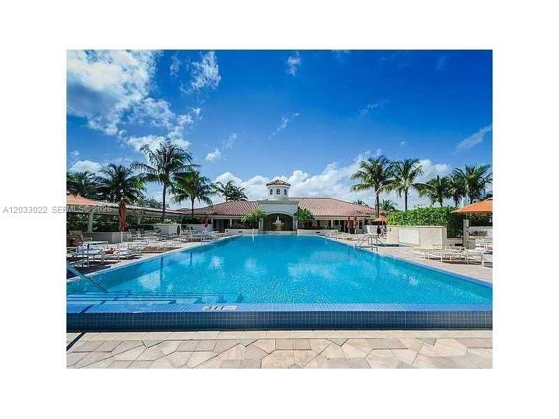 19900 E Country Club Dr , Unit 218, Aventura, FL 33180 Photo