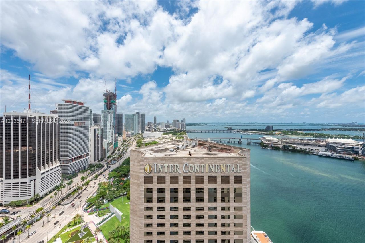 335 S Biscayne Blvd, Unit LPH-04, Miami, FL 33131 Photo