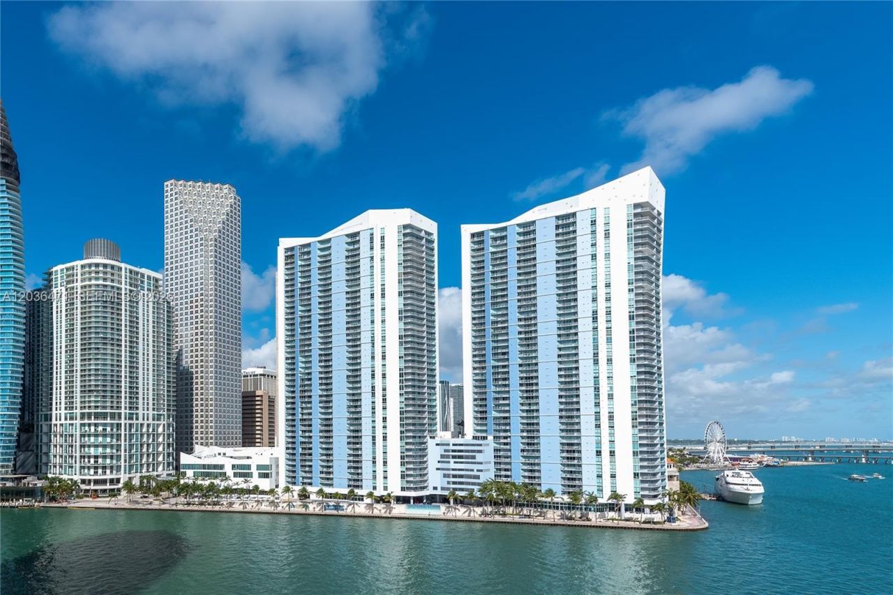 335 S Biscayne Blvd, Unit LPH-04, Miami, FL 33131 Photo