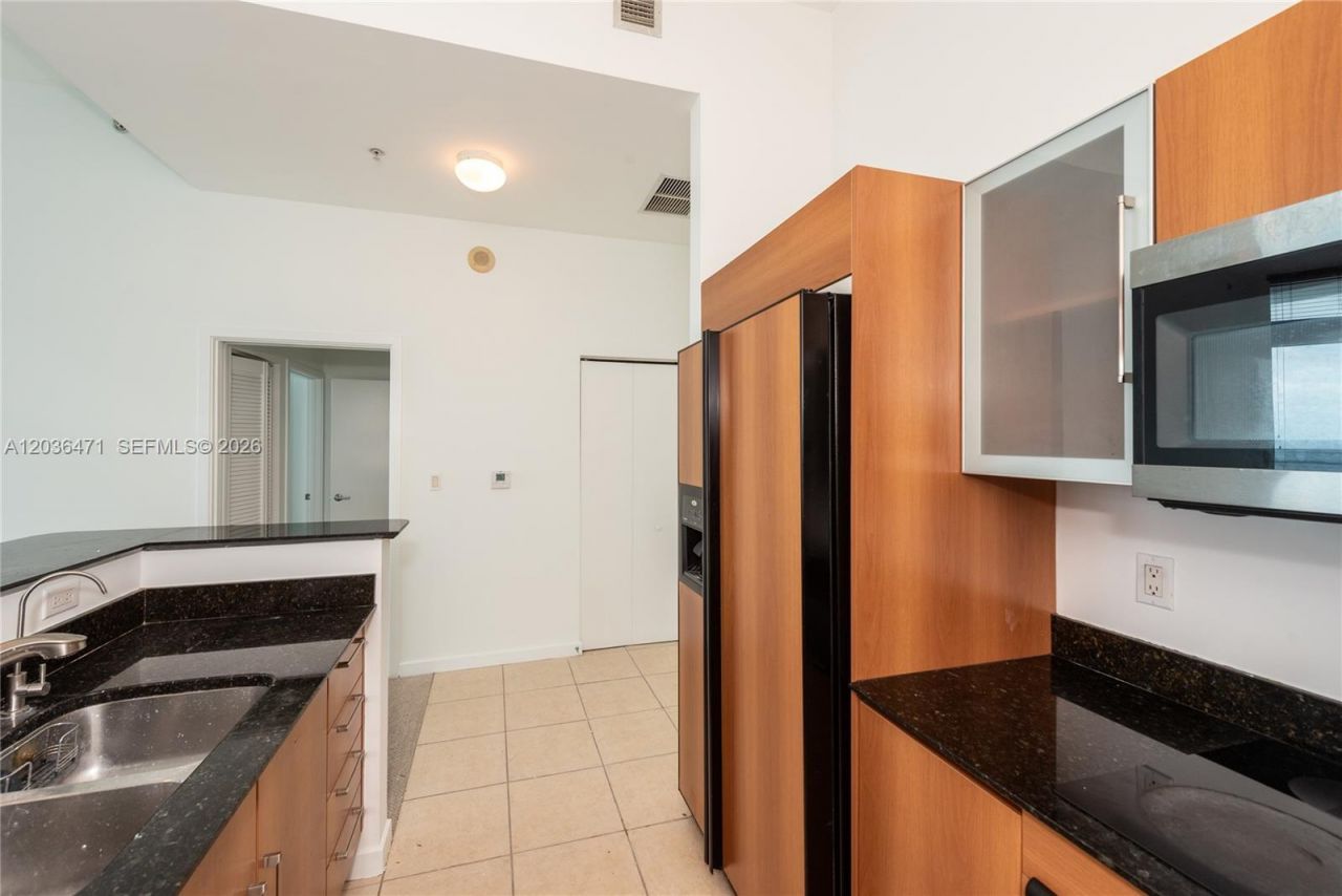 335 S Biscayne Blvd, Unit LPH-04, Miami, FL 33131 Photo