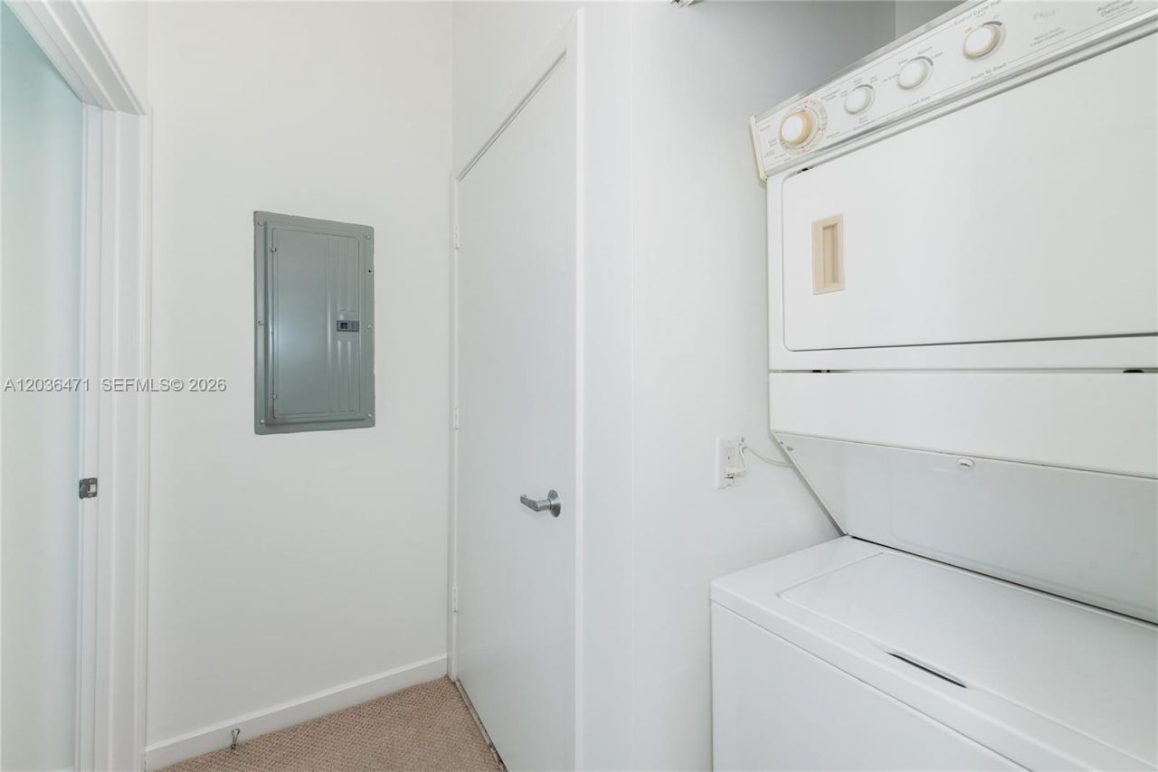 335 S Biscayne Blvd, Unit LPH-04, Miami, FL 33131 Photo